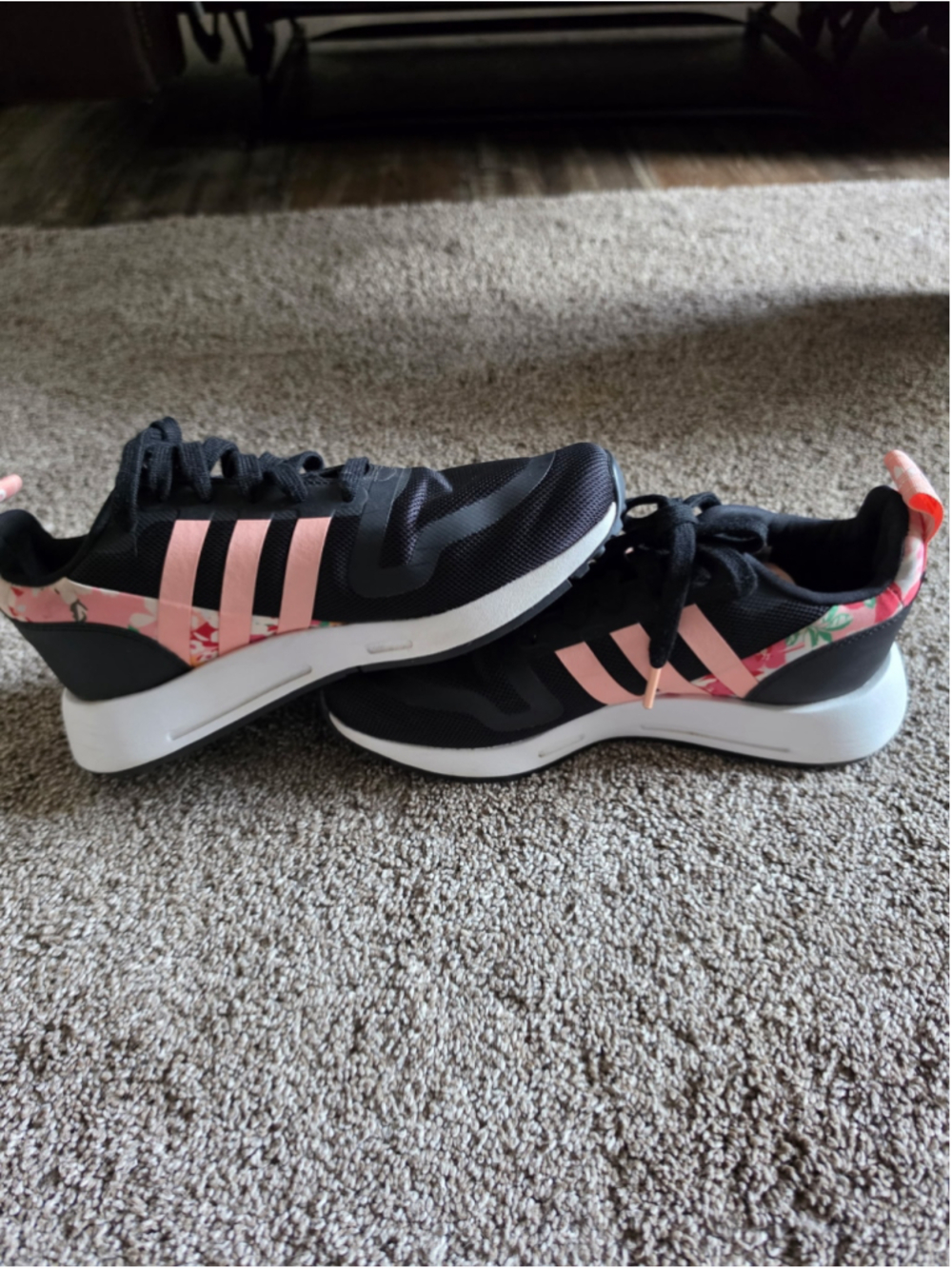 Adidas Women’s Size 7.5 Black Pink Floral Sneakers Athletic Shoes